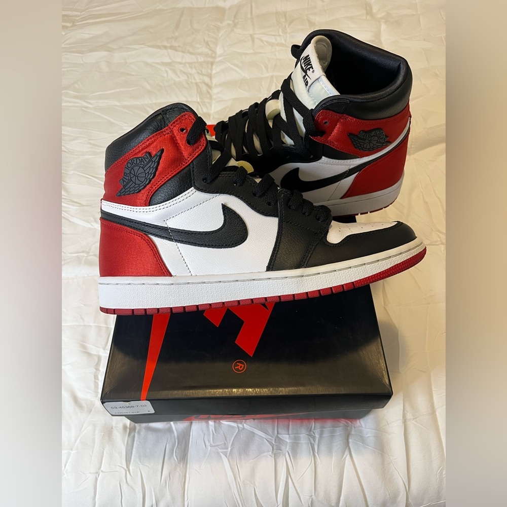 2019 Womens Air Jordan 1 High OG Satin Black Toe size 10